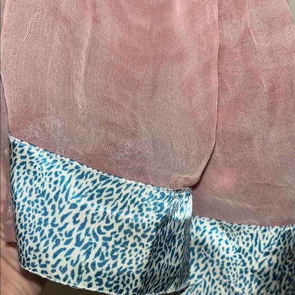 Elegant Blue and Pink Scarf - Picture 4 of 7